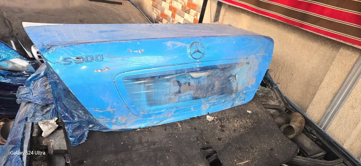 سلام عليكم كصات مارسدس غواصه عدد 4 وحده 8 سلندر  و S موديل ٢٠١٣  بدي كت A.M.G للبيع جمله يعني سياره كامله موقع بغداد ***********
