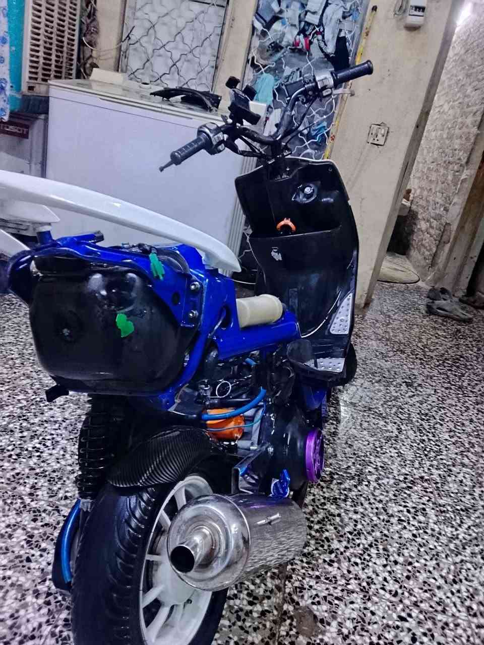 سلام عليكم دراجه عدله نضيفه وخير من الله والا تنقيص والا تبخير تجي دكلب وتفحص وشفت عينك 450وبيهه مجال حك جيه رقم الهاتف ***********
