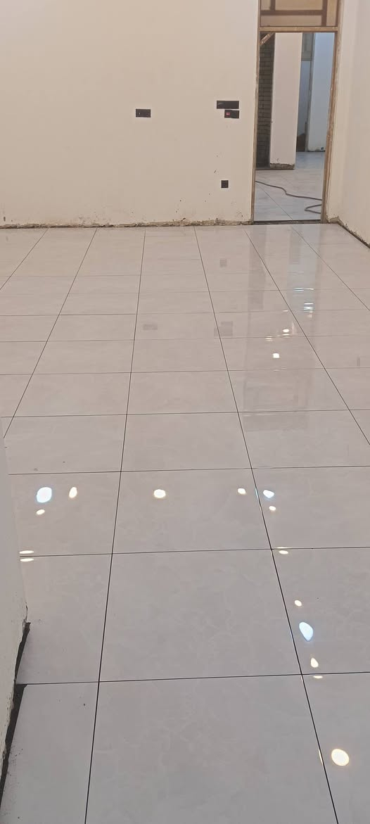 خلفه سيراميك كاشي مرمر مرسلين درج شغل درجه اولى متفرع في بغداد*********** وتس
