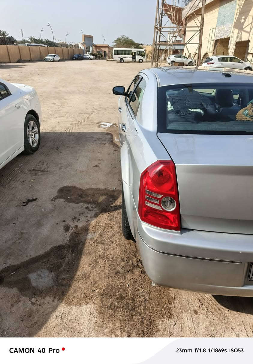 اوباما 2010
السعر 135 /***********
سياره جديدا بيها جاملغ امامي كلير بدون حادث رقم اربيل سنويه 2027تنتهي هزا الشهر 10
مكان السياره ميسان
