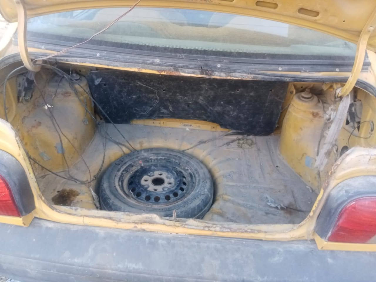 اللهم صلي على محمد وآل محمد سايبا للبيع موديل 11كير ومحرك مكفولات الشواصي معمره السياره بيهه خياسات تجي انته وتشوفها مكان السياره بغداد السنويه  لل27 سعرها 20 وبيهه مجال للاستفسار الاتصال على الرقم ***********
