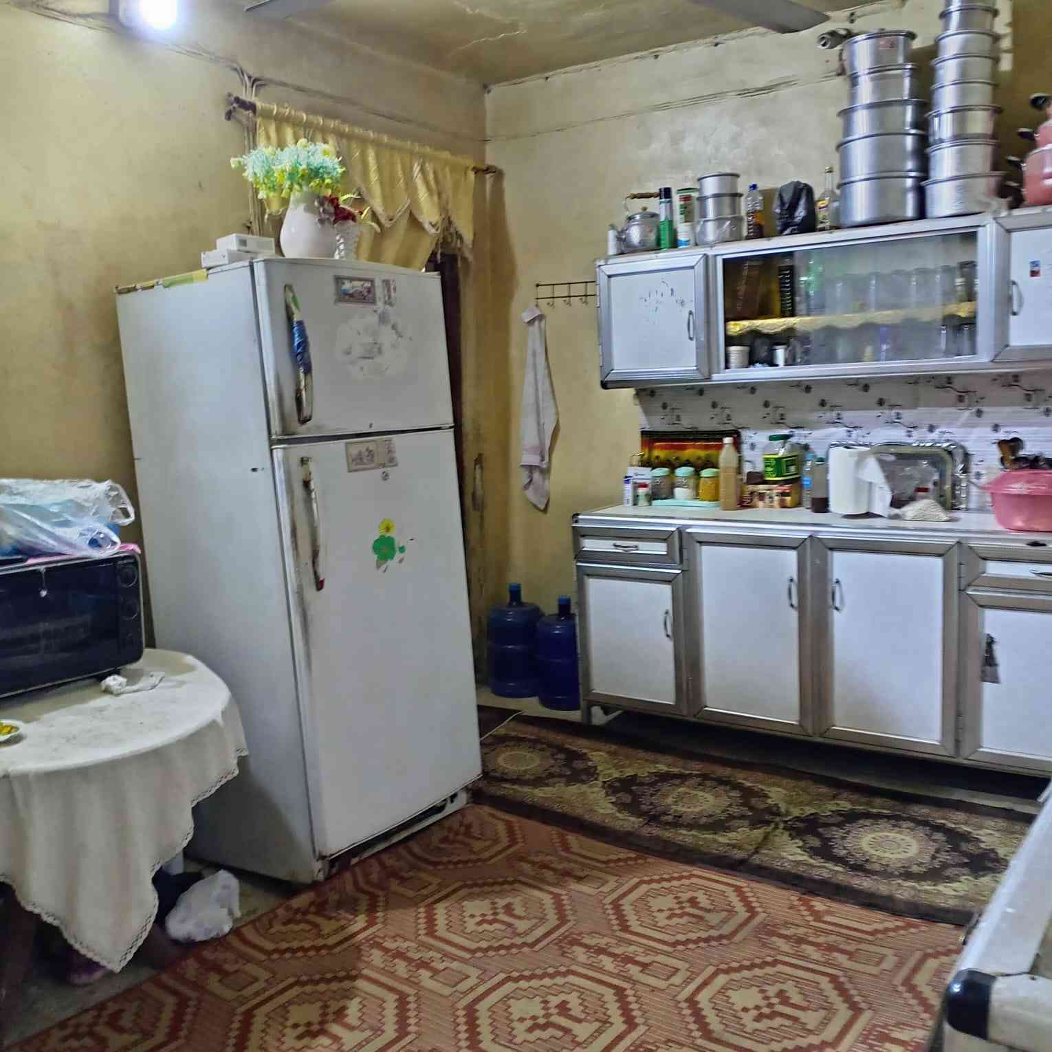 دار للبيع**
المساحه/200 متر
الموقع/  حله  اكرمين حي السلام

طابق واحد على ساحه
الرقم للاستفسار/***********
🏫🏫
