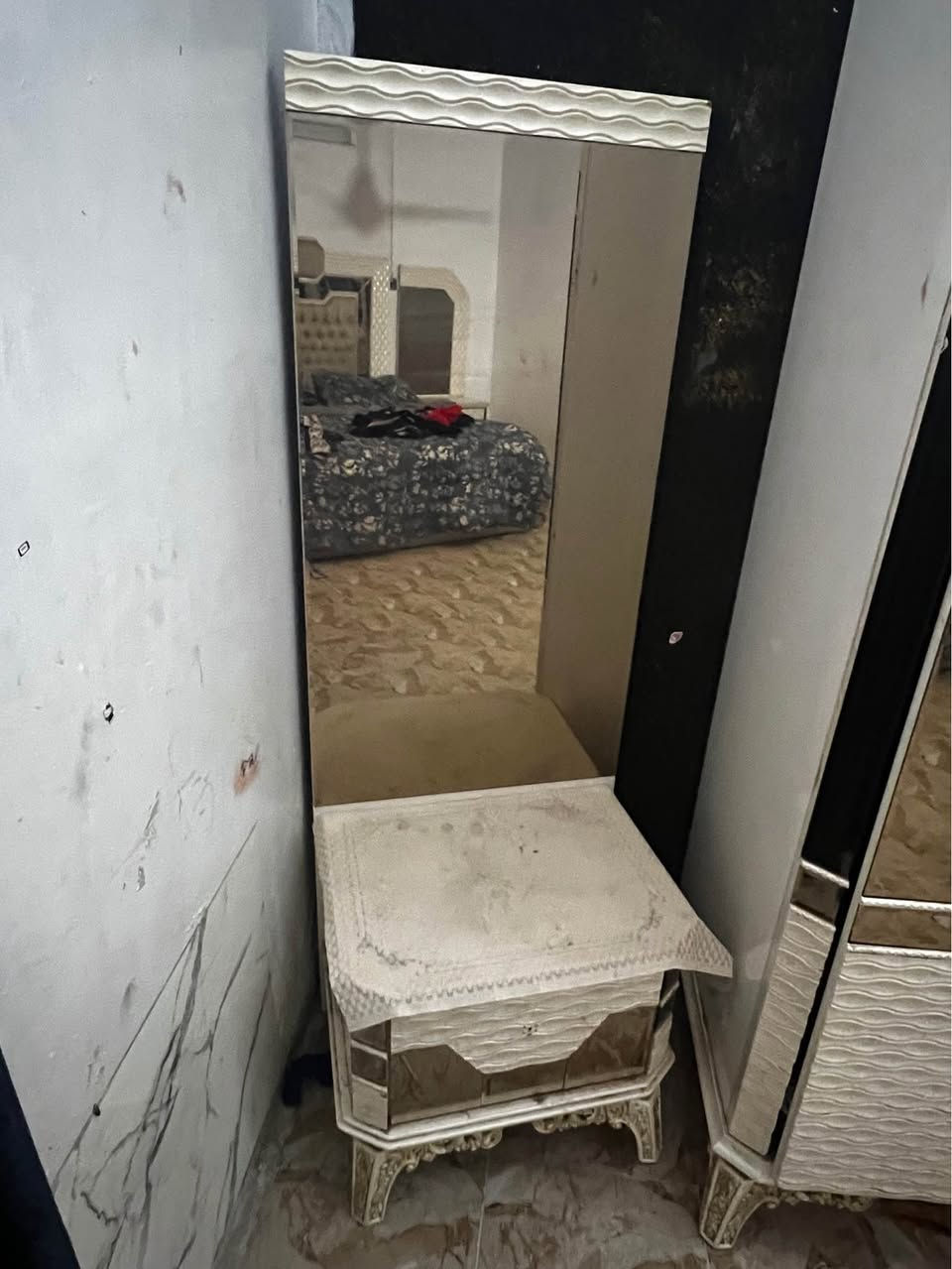 السلام عليكم غرفه تركيه للبيع المكان حي الجهاد 
السعر 200 
للاستفسار *********** بغداد, العراق
