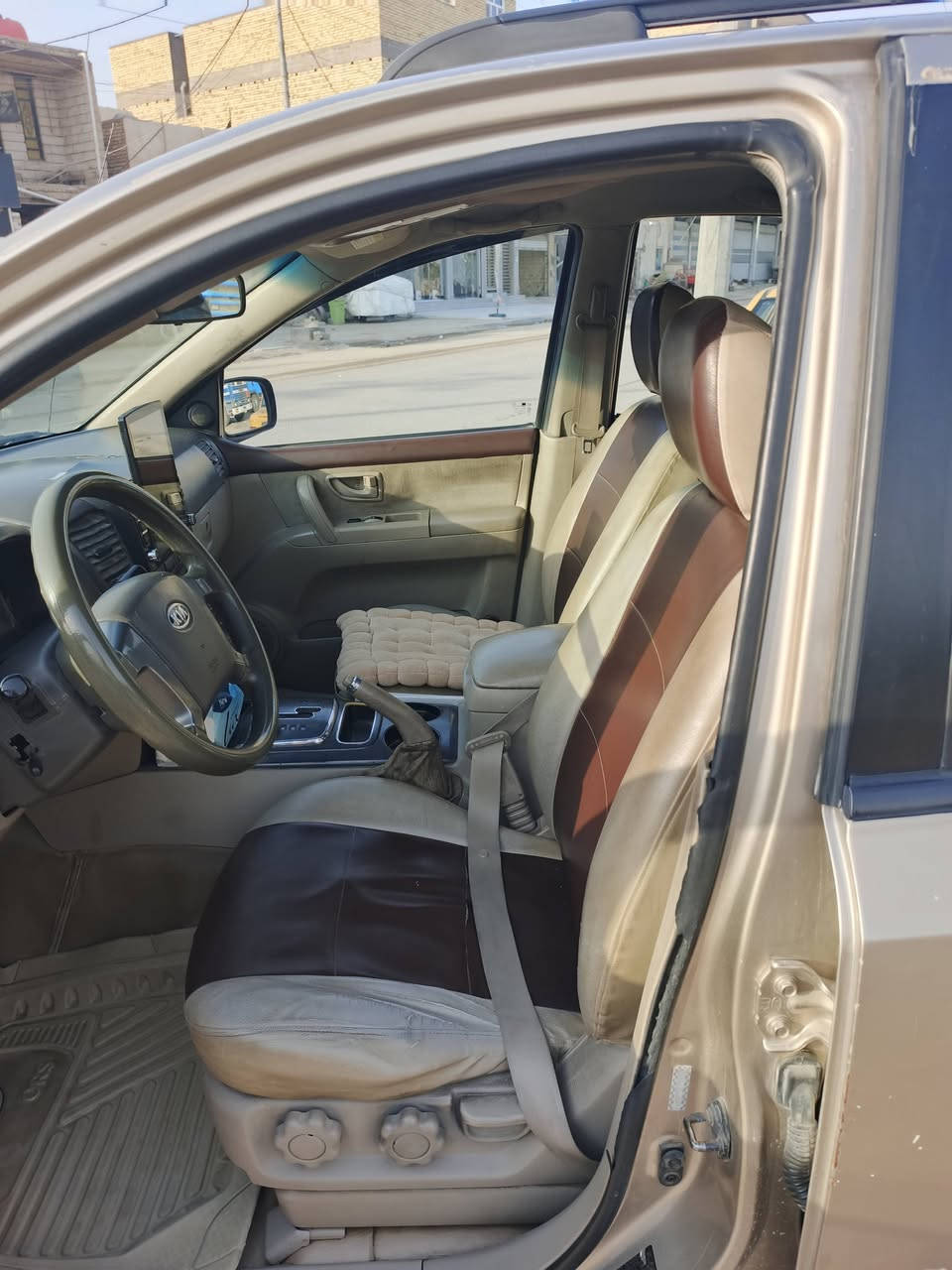 سورنتو ٢٠٠٧ وارد أمريكي 
٩٠ ورقه وبيها مجال 
الرقم للتواصل ***********
