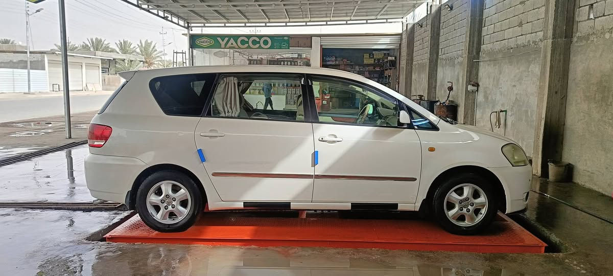 السلام عليكم ابصم للبيع مديل 2001 بسمي رقم انكليزي هزه جديده توويل اصل استخدام شخصي السياره خيرمن الله شاشه كامره /*********** /*********** واتساب موجود السعر 120 بي مجال وانه خادم للطيبين
