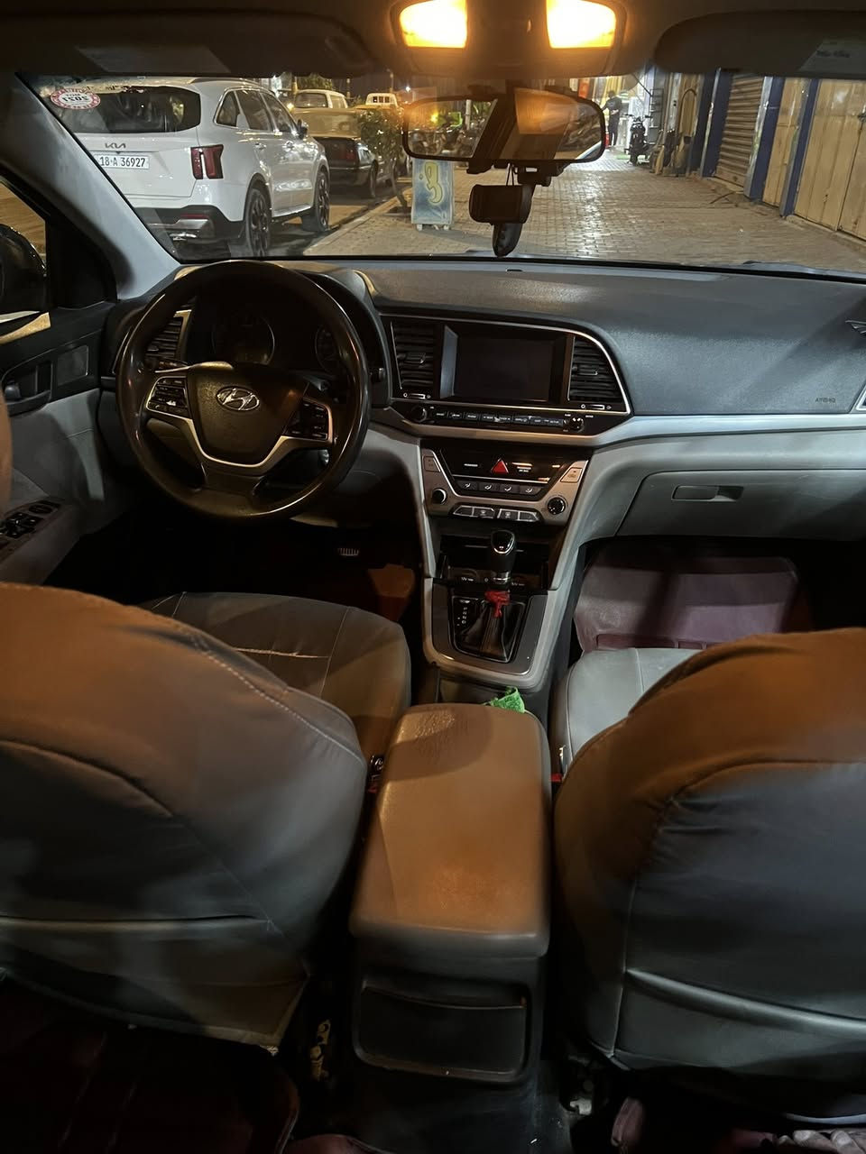 السلام عليكم ورحمة الله من رخصة الادمن 
النترا ٢٠١٧ سليمانيه امريكي صور الحادث واضحه جاملغ وبنيد وبالعراق مبدله باب السايق  ٣ قطع يعني باقي السياره ليبل واحد باسمي تحويل مباشر هزه ورقم دولي جدد وسنويه جديده لغاية سنة ٢٠٣١ منظومة تبريد جديده حداديه اماميه وخلفيه جديده تايرات جدد باتري جديد السياره برغي مناقصها باسمي تحويل مباشر شرط المداور 
السعر١١٧  العنوان /حله قرب غرفة التجاره ☎️هـ  ***********
