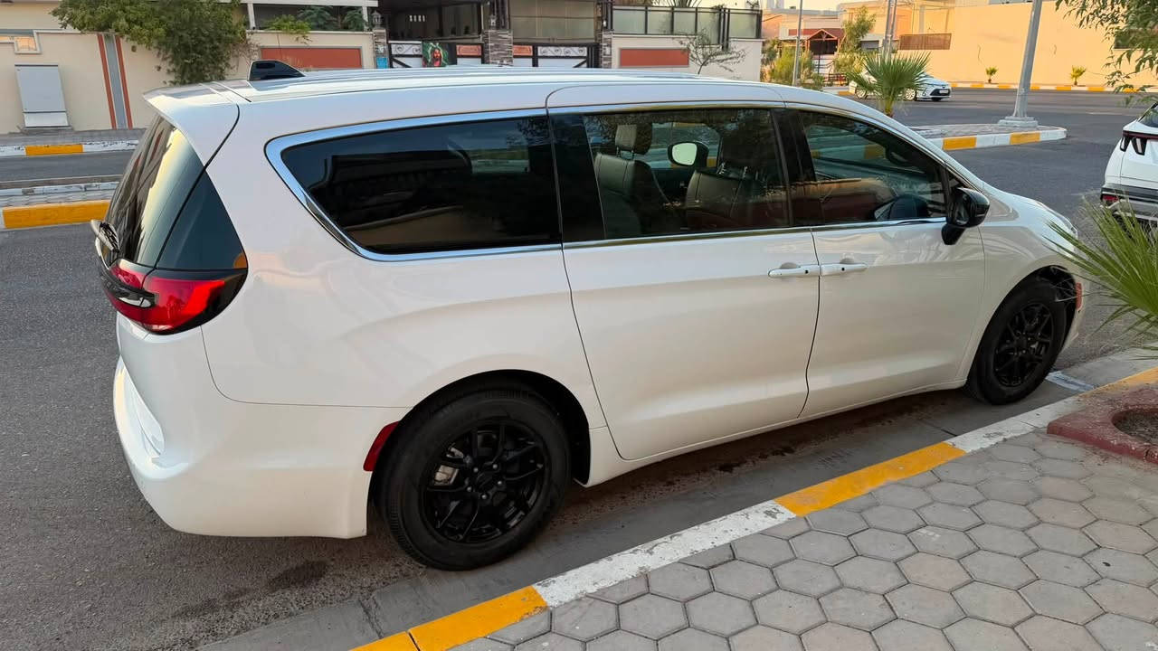 كرايسلر باسيفيكا مديل  2025 ماشيه 40 الف km تبديل فقط بنيد ودعاميه بلاديات مال فتح السياره كلش جديده رقم اربيل باسمي مكانهه بصره سعرهه 250$ بيهه مجال . سبير وكل ملحقاته السياره مكفوله من الصبغ مجرد تبديل قطعه وحده البنيد بدون دواخل بدون شاصي ***********
***********
