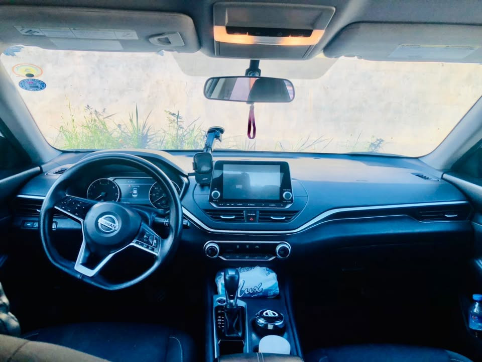 ***********🚘💫للبيع نيسان ألتيما. موديل 2020 فئة S
وارد أمريكي / رقم اربيل    بأسمي شرط التحويل  رقم الدولي الجديد هزه وفحص وسنويه وارقام كله جديد  مصار اربع اشهر من كملتهن 

محرك مكفول كفاله  حتى الزيت جديد🔧 / كير مكفول  

 حادث السياره بجم كبس ولا ايرباك طاك الضربه بصفحه بابين  وعابر شبر واقل الشبر ومعجون قليل بلهلال مال دبي مو بالعراق من ضمن الصبغ الي مذكور مال الشبر    فقط … 

  سونار بيها     

السيارة S معروفه مواصفات شاشه جبيره وكاميرا خلفيه كشن كهرباء. 

 رادار امامي كروس سرعه تفاعلي بصمة صندوگ بصمة بيبان وتشغيل ..بصمه   وتشغيل عن بعد ..ليت زنون ..تبريد تدفئه خير من الله   زوج تايرات قبل 10 ايام شادهن  ادامه كامله قبل 20يوم لمنضومت  البانزين هيه ولفلاتر كامل. وياهه منضومه احتياط ب80 الف مشتريهه .دسكات قبل 10ايام تخم كامل 60الف شادهن .محرك 2.5 لتر / 4 سلندر اقتصادي وقوي تنفس طبيعي 

شاشة لمس وسطية 8 إنج مع بلوتوث و USB وكار بلي 

)

تصميم أنيق ورياضي بلون الابيض      

سيارة كاملة مكملة تجي تفحص وتشوف بعينك كعدتها حلوه وسيارة ما تصرف عليها كلشي ماشيه 86ميل السعر 135 وبيها مجال للشراي وسعرهه معقول  وبالعافيه ع الياخذها سياره كامله وبدون نقص واحله من الصور الله شاهد  

مكان السياره ديالى المنصوريه  دلعباس ..اني السياره ماخذهه قبل 5اشهر . بس صار عندي ضرف لازم ابيع  فدوه شباب بس الشراي يتصل كلشي مذكور وبخدمت الطيبين

