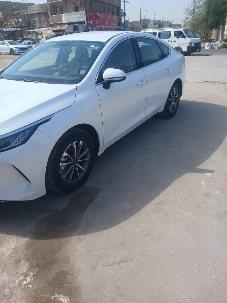 السلام عليكم بي واي دي جديده ماشيه 5000 السعر 130 او مراوس حسب لقناعه وهذا رقمي ***********مكان لسياره بغداد
