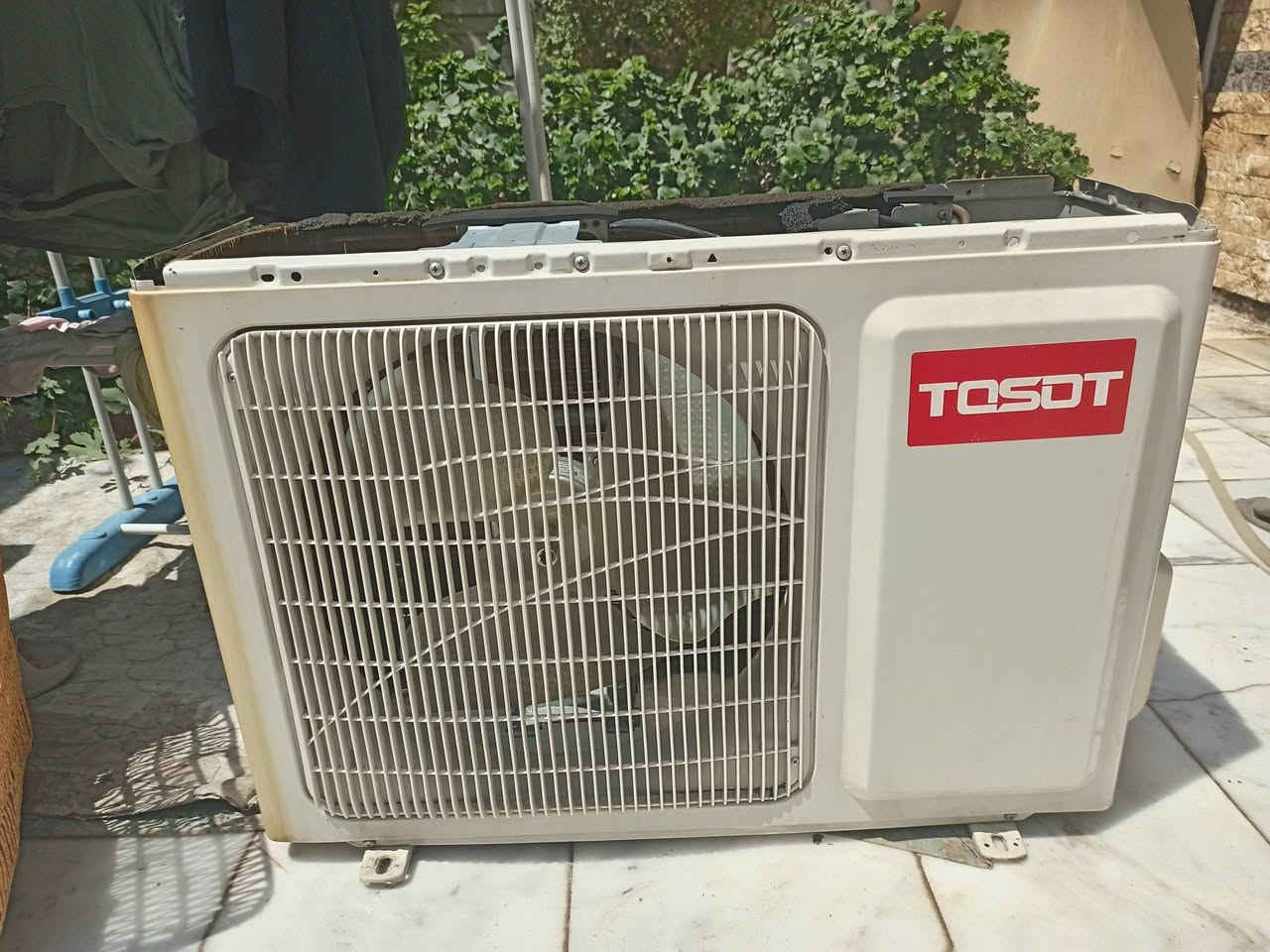 السلام عليكم .. 
سبلت جداري 1طن نوع TOSOT نظيف جدا مستخدم شي بسيط غاز الشركة بي شغال وجاهز. 
سبب البيع أخذنا 2طن ونريد انبيعة.
السعر 250 ألف 
مكاني بغداد الإعلام 
للاستفسار ***********
