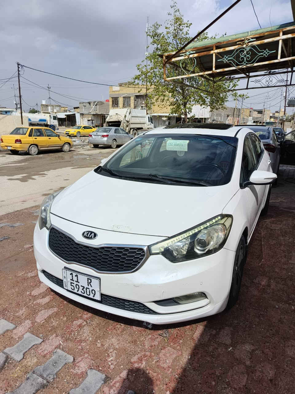 السلام عليكم
سيراتو موديل 2013
رقم بغداد باسمي فول ومكفول 
مكانه السماوه
ماشيه ١٤٧
مكينه ١٦٠٠٠ 
للاستفسار ***********
