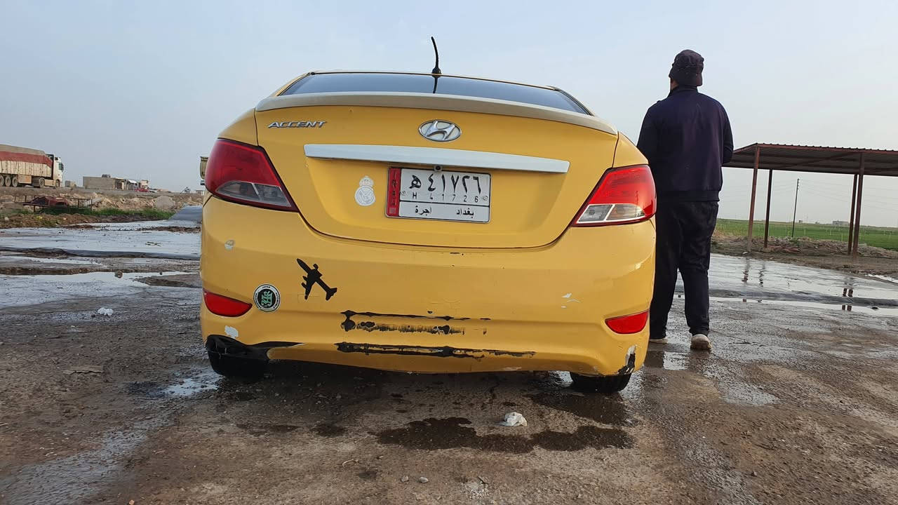 سلام عليكم سياره اكسنت خليجي موديل 2015 كير ومكينه خير من الله يرادلهه بس صدر وبيهه طخطخات والقماره امبينه بصور واكعه عليهه طابوكه *********** السعر 83 وبيهه مجال
