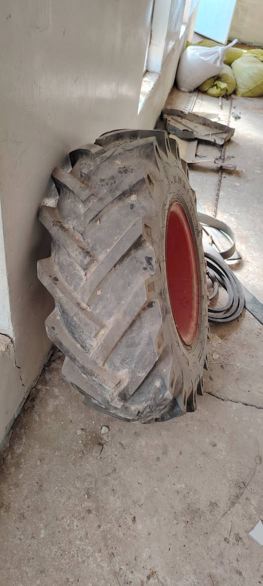 تاير حاصده كلاص ويل شركه اصلي تاير جديد غير مستخدم للبيع السعر ٣٥٠  الاستفسار ***********
