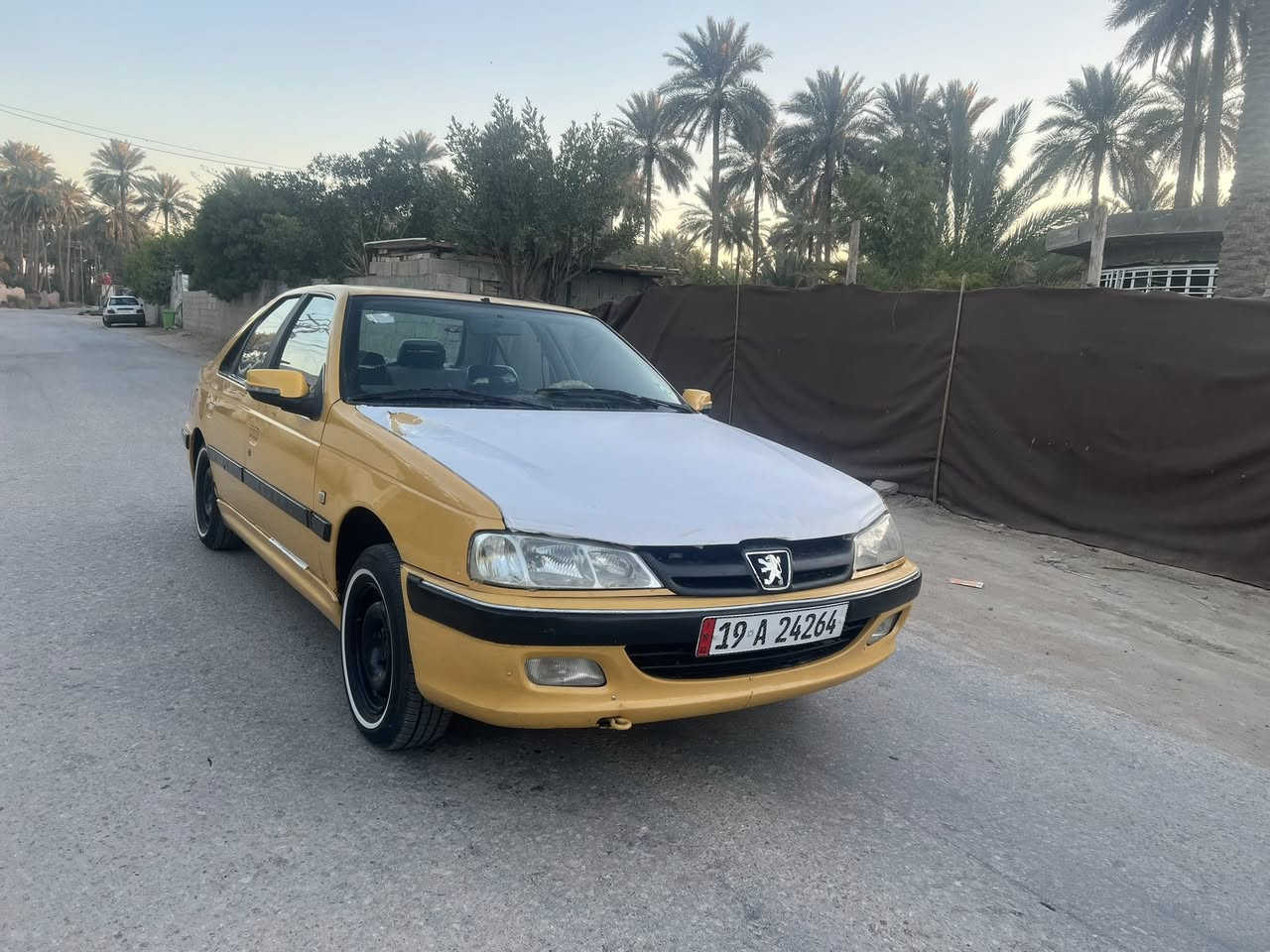 السلام عليكم بيجو بارص للبيع موديل ٢٠١٥مكفوله من ضربه وتبديل والصبغ والكير والمحرك مكفولات منضومه تبريد جديده تخم تايرات جديده حداديه جديده وشوفت عينك السياره بنشر شون نضيف السياره باسمي وتحويل ثاني  يوم رقم انكليزي جديد هزه جديده السعر ٤٥وبيه مجال العنوان كربلاء الحسينيه 
رقم الهاتف ***********
