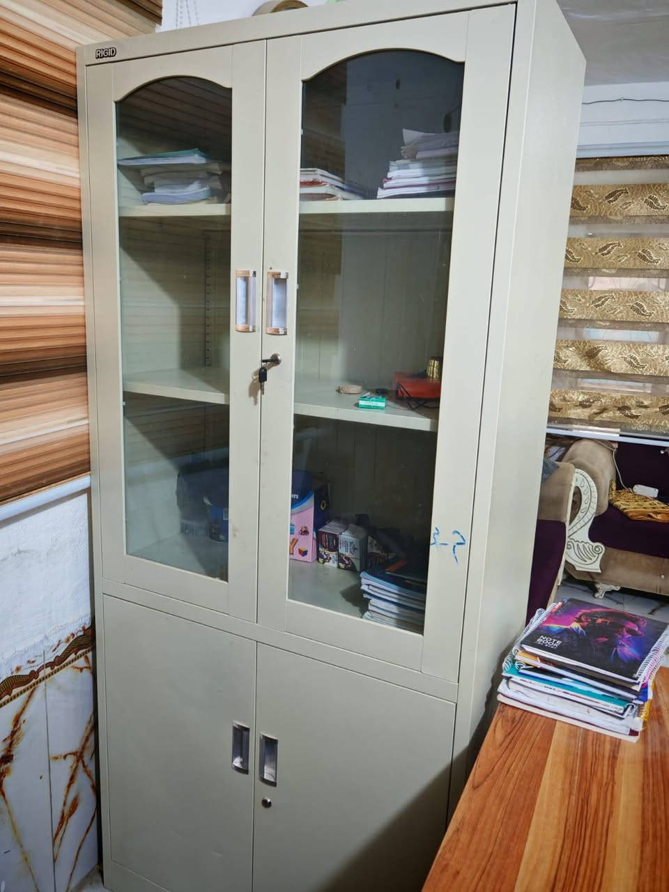 غراض معهد للبيع
***********
