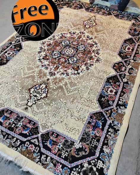 زولية كاشان الإيرانية – 440 شانه
📏 القياس: 2×3 متر
🧵 صناعة إيرانية بجودة عالية ونقشة فاخرة مناسبة لغرف الاستقبال والصالات.
✔️ متانة ممتازة وثبات عالي على الأرض.
✔️ ألوان ثابتة ومقاومة للغسل والاستعمال اليومي.
✔️ خامة ناعمة وتفاصيل نسج دقيقة تمنح مظهراً راقياً للمكان.

💸 السعر: 69.000 فقط
🚚 توصيل متاح لجميع المحافظات.

مركز خدمة الزبائن والمبيعات ☎
*********** ☎️ مهندسة نور
*********** ☎️ مهندسة سارة
*********** ☎️ مهندس محمد
*********** ☎️ مهندس علي
