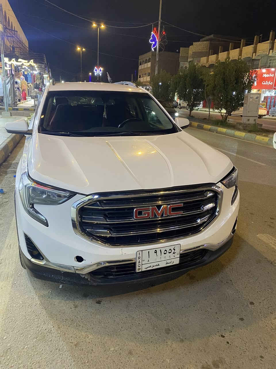 السلام عليكم 
جمسي تيران 2018 ابيض رقم واسط سنويه ورقم جديد بسمي السياره 

بيه تبديل بنيد فقط نفس اللون  صور الحادث مرفقه 
سياره جاهزه وخير من الله تخم تاير - باتري  - لايت زنون 
ماشيه 138كيلومتر  
كير محرك مكفول 
مكان السياره واسط الكوت 
رقم التليفون *********** اتصال او واتساب 
او خاص ماسنجر
