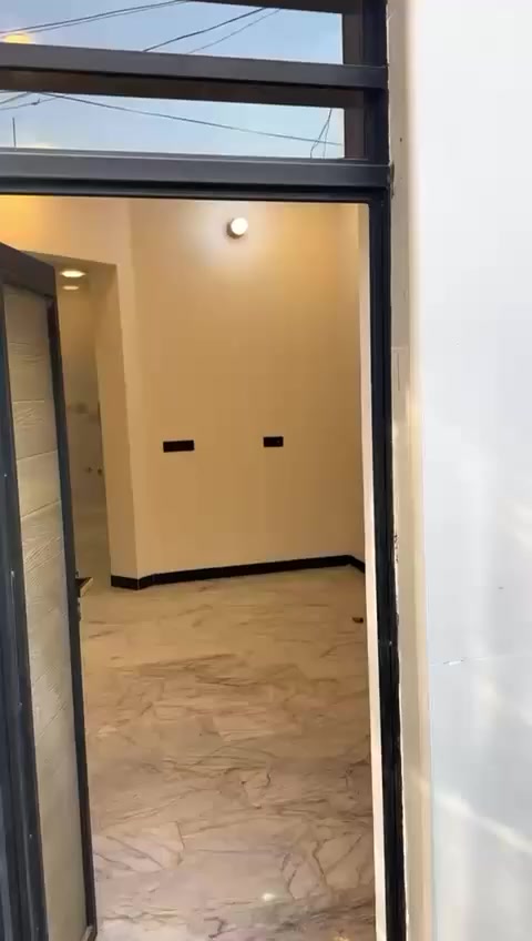 مشتمل البيع الشعب بعدن وره جامع جهاد 80 متر واجه 4 نزال 20 مدخلين استقبال حولي خدمات 3 غرف رقم هاتف *********** خاص *********** واتساب ابو ريحانه
