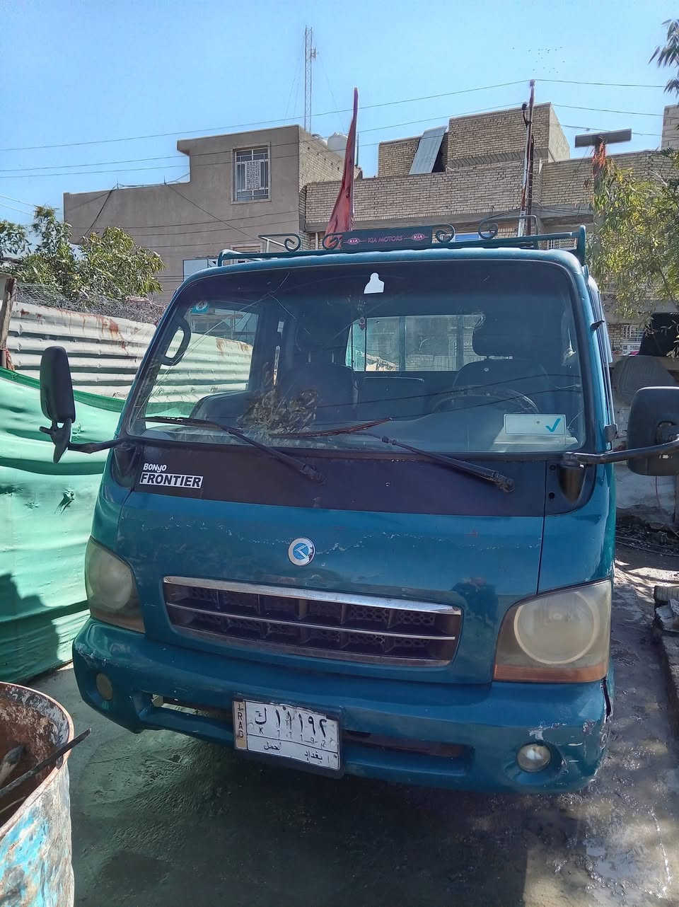 كية ام عيون للبيع موديل 2٠٠2 مكينه كير شاصي اكسل كهربيات كل شغاله السعر ٨٠ وبيهه مجال مكان بقداد الأمين الثانيه السياره بسمي للاتصال ***********
