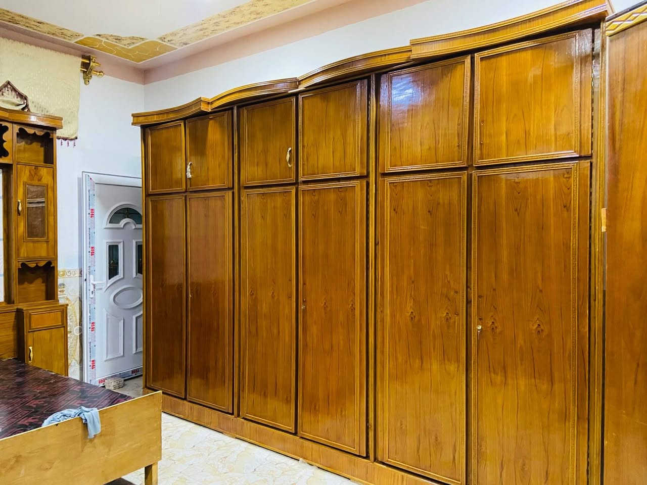 سلام عليكم توجد غرفه نوم عراقي حطاطه مستعمل شي قليل العنوان الرمانه البوعبيد السعر خاص  الستفسار عل هاذه الرقم ***********
