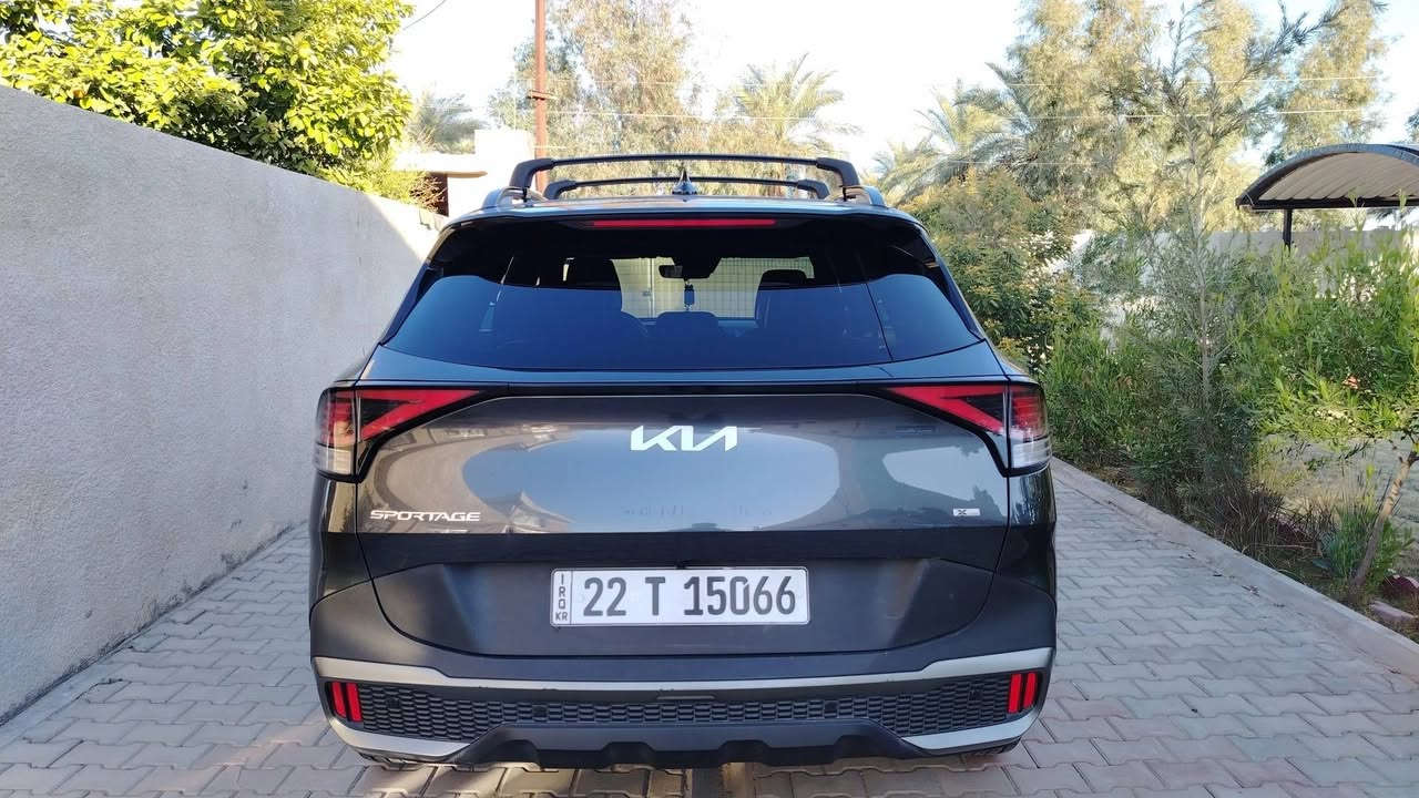 مكاني بغداد
***********
السلام عليكم
سبورتج 2023.       1/1
فول مواصفات 
اعلى فئة EX فول ل اخير 
ماشية44 ✨
بانوراما
كشنات كهرباء
تدفئة ستيرن
تدفئة بلكشنات
حساسات امامي خلفي
جنطة كهرباء
وخير من الله مواصفات بعد
شرط التحويل او وكاله 
وشرط فحص سياره جاهزه من كل شي كلهه كفاله
