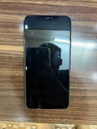 ايفون 11 برو ماكس  اللون اسود  ذاكرة 256 بطارية 83‎%‎ مامبدلة  فيس ايد...