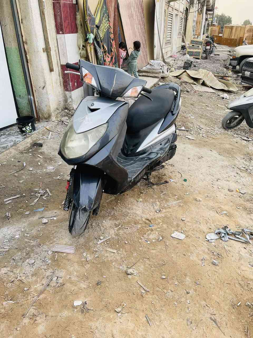 سلام عليكم دراجة سكنس نوزل مكينة بلادية كفالة عامة سعر 750 وبي مجال لطيبين شراي يتصل على هذا رقم ***********
