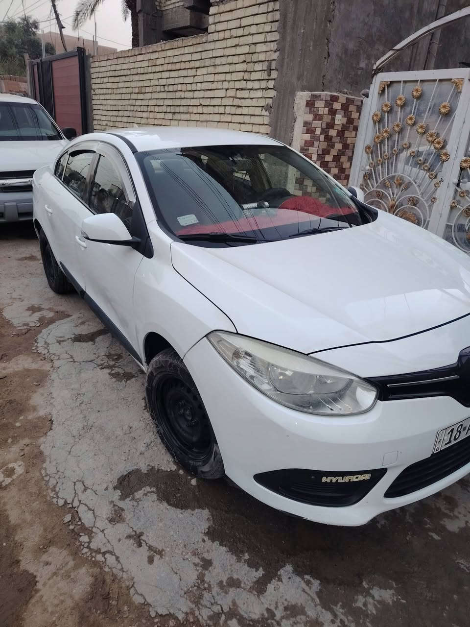 رينو فلونس موديل 16 خليجي 8بخاخات استلام شركه (حره) مداور ثاني يوم مكفوله كفاله عامه عدا طربه بسيطه بالباب الايمن الامامي باب الصدر حك شبر السعر (90) وبيها مجال حك الجيه 
الرقم *********** متواجد واتساب
