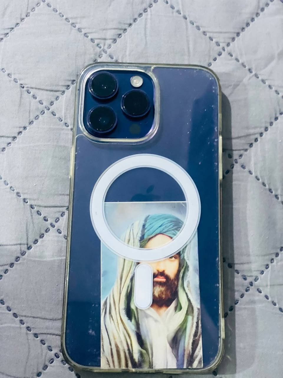 سلام عليكم  للبيع أيفون 14برو ماكس شرق وصط بطاريه 96نضافه 98بل ميه جهاز كلش نضيف مال بيت أسعر 1100وبي مجال حك لجيه وهاذه رقمي ***********
