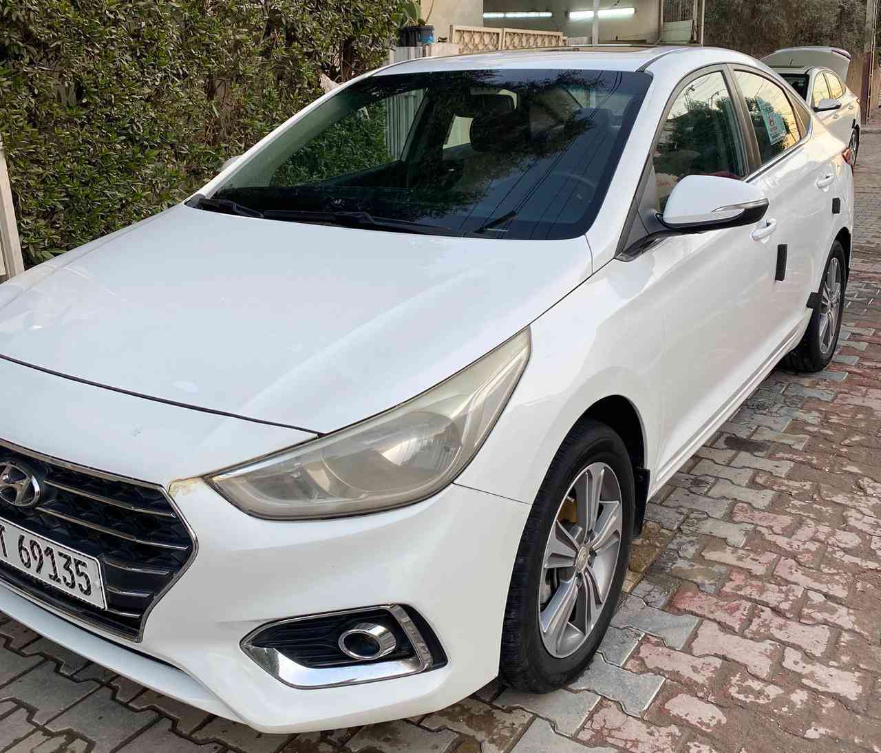 السلام عليكم اكسنت 2019 خليجيه فول مواصفات بيه قطعتين صبغ وباردات بسيطه السياره نضيفه كير مكينه مكفول تخم تاير جديد مكاني بغداد المشتل غير متواجد على الفيس 
***********
