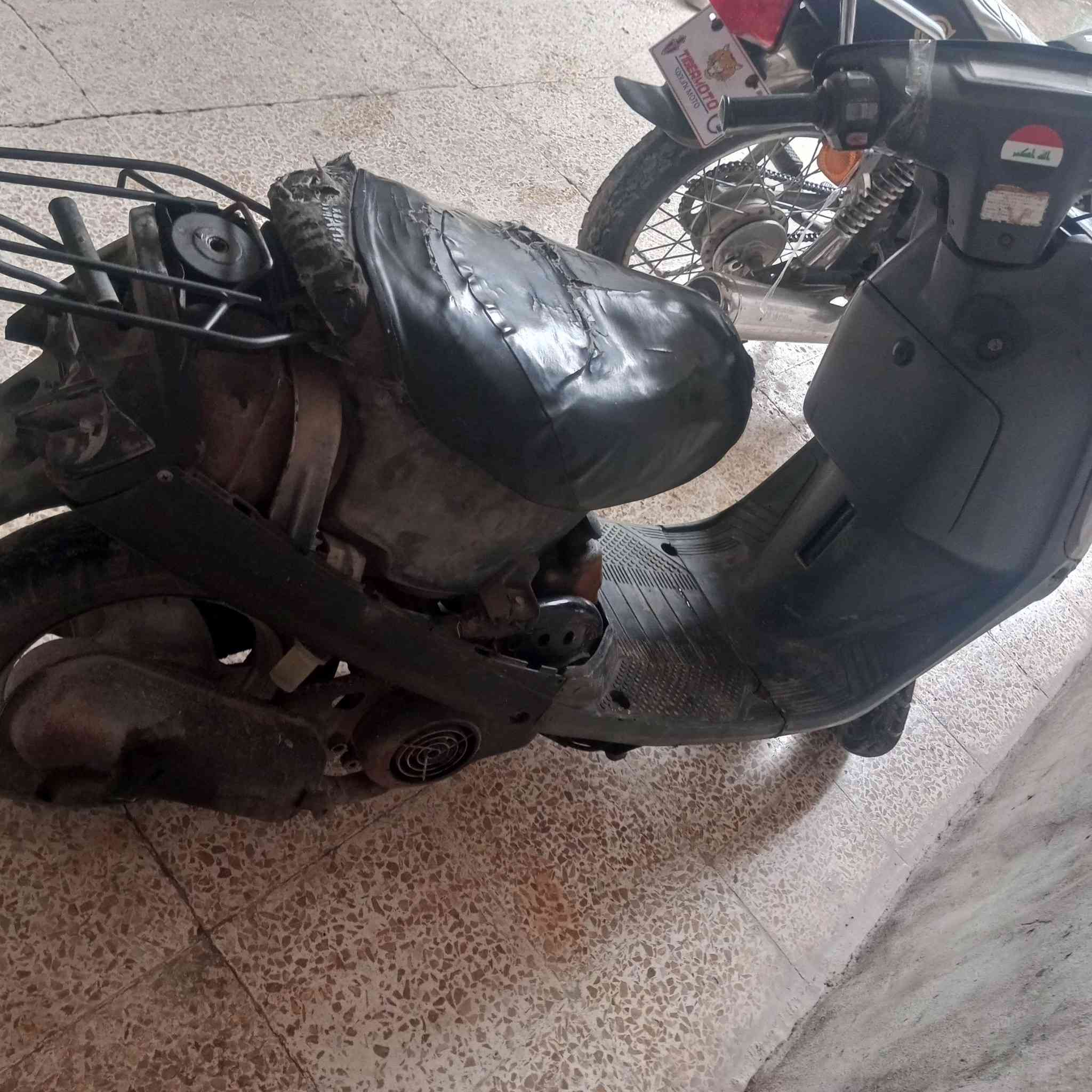 السلام عليكم ماطور بزونة كلو شغال شرط معمر قبل شهر تحريكه معدل يعوزو درع بس السعر 150 رقم الهاتف ***********
