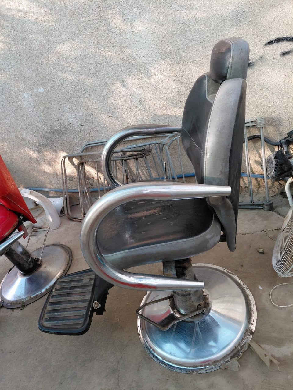 كراسي اثنين للبيع ب١٠٠ مكاني الكوفة
واتساب ***********
