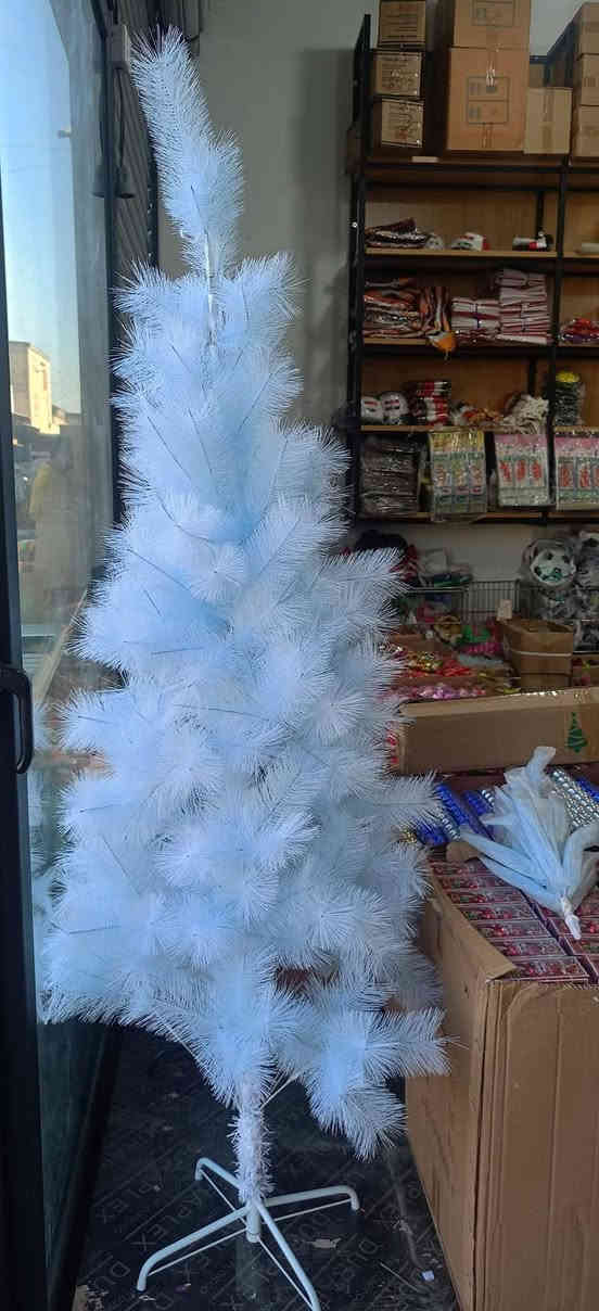 #الاشجار #المتوفرة #حاليا 🔥

شجرة كرسمس 180 سم ثلجي + 10 سم قاعدة حديد 
شجرة كرسمس150 سم ثلجي + 10 سم قاعدة حديد  
شجرة كرسمس وفر ثلجي حقيقي 120 + 10 سم قاعدة حديد 

شجرة كرسمس 120 سم غصن اخضر عادي 

توصيل متوفر لكل العراق ***********
