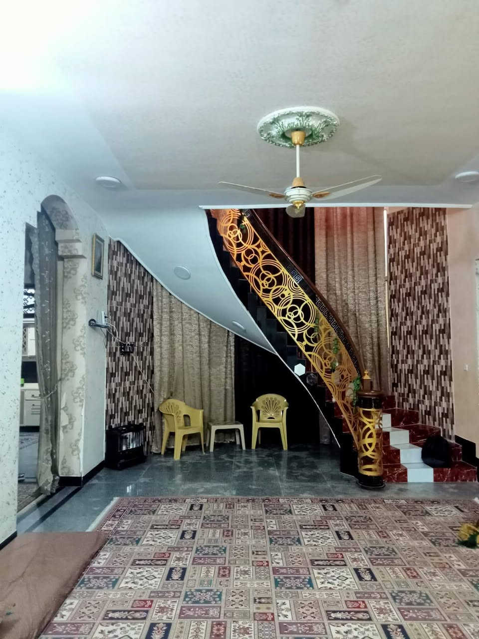 بيت طابقين حديث للبيع 
المساحه 315متر
السعر 200مليون قابل للتفاوض 
جنس العقار طابو زراعي سند 25
عرض شارع 8متر تبليط خدمات كامله
العنوان الرمادي شارع 40قرب ماركت القيصر
________________________

للمزيد من التفاصيل يمكنكم زيارة مكتبنا 

مكتب العين العقار ع شارع 40 مدخل الصوفيه الثانية 

او الاتصال على الارقام 

***********
***********
***********
