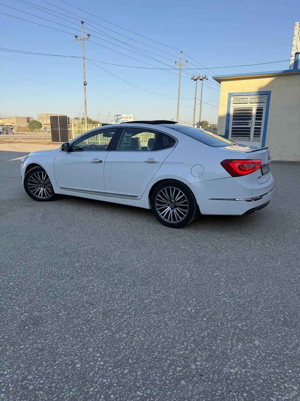 كيا كادينزا
موديل 2014 خليجي شكل ال 15
محرك 3500– 6 سلندر 
رقم اربيل الجديد 
مكفوله فقط  قبق جنطه صبغ موكله 
السيارة جاهزة من كلشي بدون اي نقص 
المواصفات✅ فول لفول
-تشغيل بصمة مع بصمة الابواب الامامية
داخل VIP 
-انارة بالمرايات والابواب الامامية
-كاميرا وحساسات خلفية
-بردة خلفية متحركة
-تبريد قطعتين
-تخم تاير جديد
-كشنات كهربائية جلد تدفئه
-لد امامي وخلفي
-تحكم كامل بالستيرن
-شفتات ستيرن رياضي
-نظام ترحيب 
-سماعات انفنتي 12 سماعة
-اشاير مري+شفط+مري اوتو مع البك 
وباقي مواصفات الكادينزا معروفه
**اخوان بل عافيه ع ياخذه السياره 
السياره جديده ومابيه اي عيب او نقص
السعر 138وبيه مجال شي بصيط  
العنوان بابل *********** واتساب
***********
