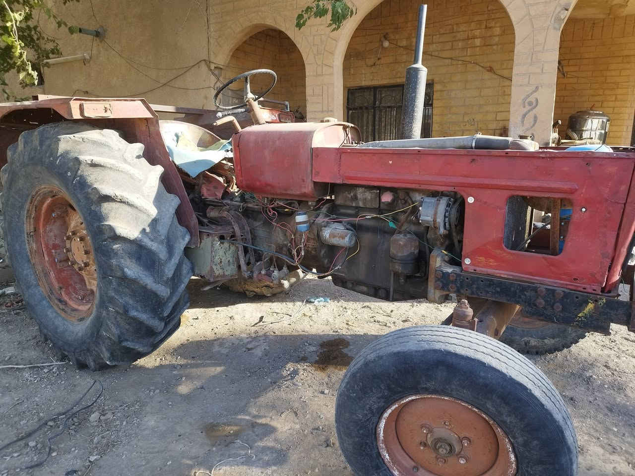 عنتر 71 جاهزه للكراب تايرات نظاف هدروليك شغال مابيها نقص بم ونوزل شغال السعر 250-3 مكاني بغداد المحموديه ناحيه الرشيد ***********
