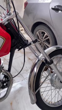 للبيع سعر ٧٠٠ وبيها مجال بدون تعميره صالها شهر وشويه صالنصه مكز ايران ...