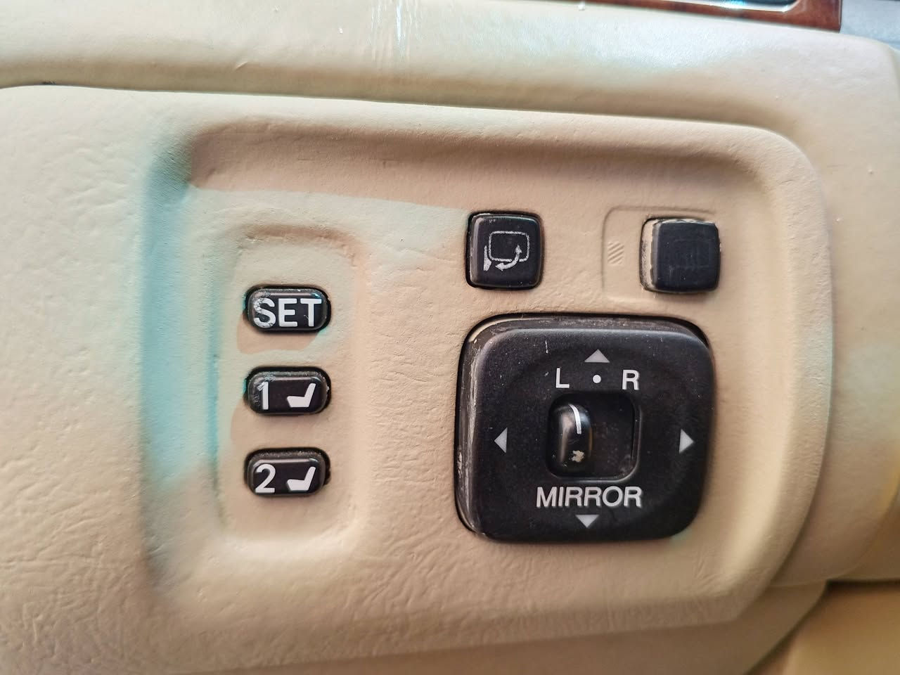 سلام عليكم  بيه كتاب حجز 
تويوتا كراون ملكه
موديل 2001 أدوات أدوات 
بعتهي كارتون جديده جديده
مكينه D4 الكبير شاصي75
أربع دكم فول بطن عده الجلد
تحويرت نجف فوك او جوه دشبول مثنئ العيساوي 
السياره كرستال أصل أو فصل 
تخم تاير كارتون حداديه 100 بل 100
تبريد امامي خلفي 🥶🥶 ثلاجة 
أربع كشنات كهرباء خزن ميموري 
تحكم استيرن جهتين ا

استيرن كهرباء 
السياره ماشي 100حقيقي 
ابلتوث بلادي زرع 
حساسات امامي خلفي بلاد 
إمرايات شفت 
مكان ناصريه السعر 110 بيه مجال 
***********
بي وتساب
