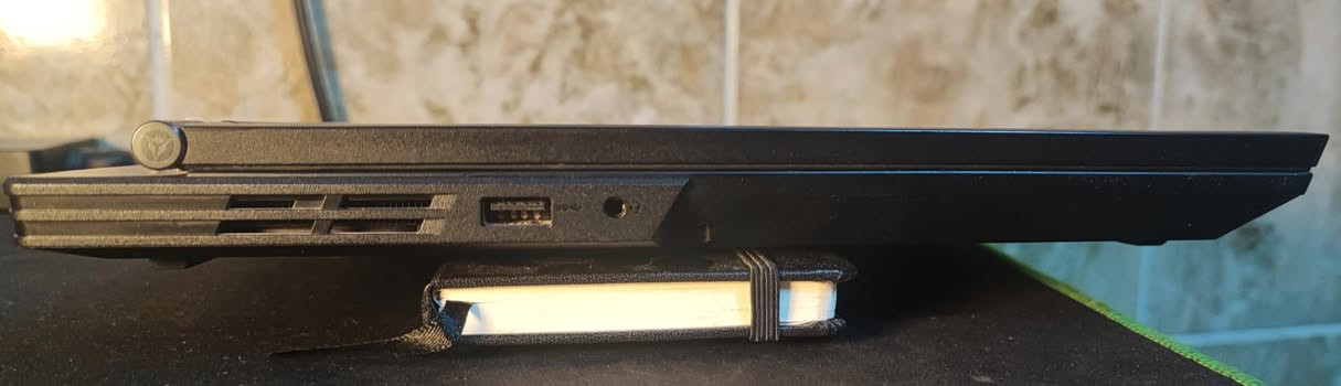 لابتوب Lenovo Legion Y540 للألعاب والاستخدام القوي للبيع

💻🔥 Lenovo Legion Y540 Laptop for Gaming & Heavy Use – For Sale

جهاز قوي ونظيف مناسب للألعاب، التصميم، والبرامج الثقيلة — أداء ممتاز وسعر مناسب 👇

لا يوجد توصيل, اربيل فقط

📌 **المواصفات:**

* المعالج: Intel Core i7-9750H ⚡
* الرام: 16GB
* التخزين: 512GB NVMe (سريع جداً) 
* كرت الشاشة: NVIDIA GTX 1660 Ti (6GB) 🎮
* كرت شاشة مدمج: Intel (Shared 8GB)
* الشاشة: 144Hz — سلاسة عالية جداً للألعاب 🔥
* الصوت: Harman — جودة صوت ممتازة 🎧
* بطارية: جديدة

📦 المحتويات:

* الشاحن الأصلي 🔌
* الكرتونة الأصلية 📦

📌 الحالة:
الجهاز نظيف جداً ويعمل بكفاءة عالية، جاهز للاستخدام مباشرة بدون أي مشاكل

💰 **السعر: 750 دولار (قفل غير قابل)
📩  تواصل خاص للاستفسار

English
💻🔥 Lenovo Legion Y540 Laptop for Gaming & Heavy Use – For Sale

A powerful and clean device, perfect for gaming, design, and heavy software — excellent performance at a great price 👇

📌 Specifications:

* CPU: Intel Core i7-9750H ⚡
* RAM: 16GB
* Storage: 512GB NVMe (Very fast) 🚀
* GPU: NVIDIA GTX 1660 Ti (6GB) 🎮
* Integrated GPU: Intel (Shared 8GB)
* Display: 144Hz — ultra-smooth for gaming 🔥
* Audio: Harman — excellent sound quality 🎧
* Battery: New

📦 Included:

* Original charger 🔌
* Original box 📦

📌 Condition:
Very clean and works perfectly — ready to use with no issues

💰 Price: $750 (fixed, not negotiable)

📩 DM for serious inquiries only أربيل, العراق


**إذا كنت صاحب هذا الإعلان وتريد حذفه لأي سبب، رجاءا أرسل رسالة إلى الدعم الفني**