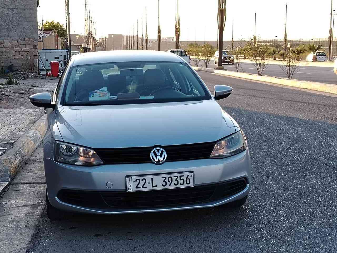 السلام عليكم ورحمة الله وبركاتة
للبيع او مراوس حسب القناعه جيتا 14 خليجي محرك 2000 تنفس طبيعي بدون تيربو وهاي السوالف سياره مكفوله قطره صبغ مابيه بيه هاي الطخه الي  بل باب الخلفي فقط وشرط الفحص الك
ماشيه 188 سياره عليه ادامه كامله يعني تاخذ ربع متصرف عليه وترايك للبصره 
سياره اشاير بل مري نظام سبورت 
السعر  128 وبيه مجال
رقم اربيل بسمي تحويل مباشر 
مكان سياره الأنبار الفلوجه الاستفسار عن الرقم *********** بي واتساب
