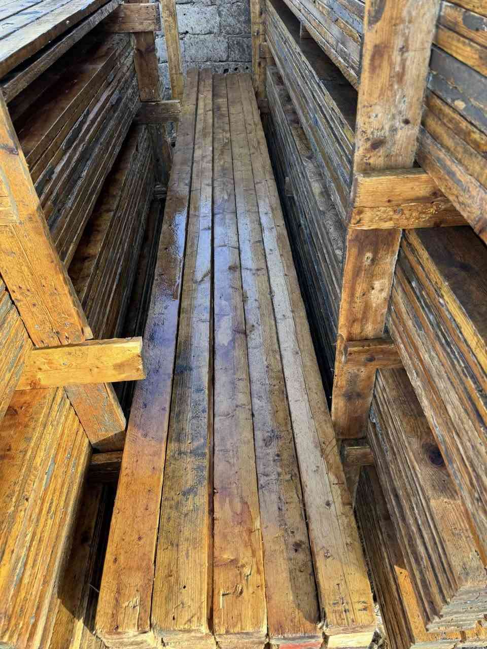 قالب خشب لبيع أنج تارس روسي عدد 18 مكعب ونص ( مشتغل ثلاث شغلات ) ***********8
