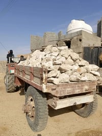 حجر صلب • بروانه جديده • السنجك