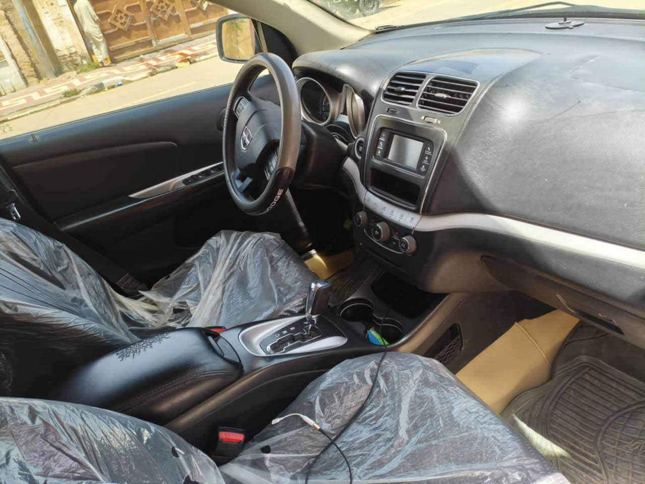 دوج جورني موديل 2019 رقم بغداد مكينه 2400 .7 راكب تبريد ثلج بيها 3 قطع السعر 115 وبيها مجال للاستفسار اكثر *********** مكان السياره كربلاء
