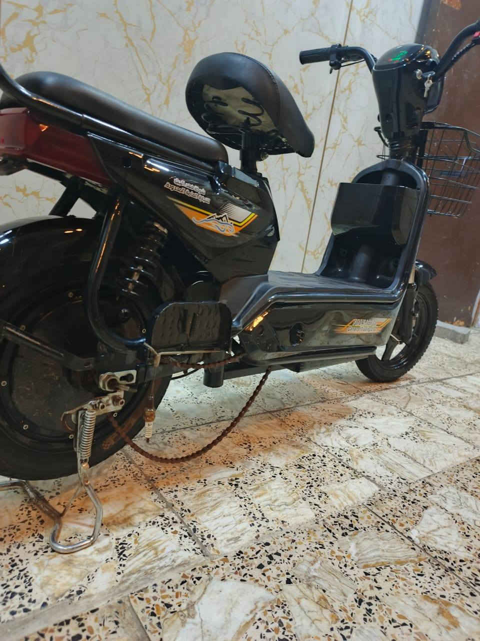 سلام عليكم دراجه شحن للبيع الدراجه نضيفه ٣ سرع مديل 25 بيه نضام دوس بريك يله تمشي كهربأيات شغاله هورن السعر 250 وبيه مجال بسيط اتصل وبيك خير ودلل الرقم *********** العنوان بغداد الحسينيه مال الراشديه سكلات
