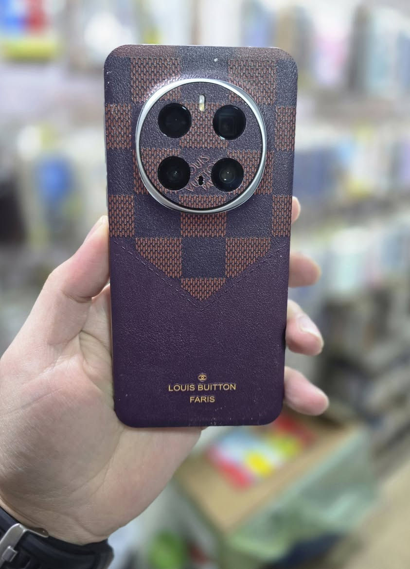 ​تريد تميز موبايلك وتخلي شكله غير عن الكل؟ يمنه وبس، نكص ونغلفلك أي صورة تعجبك لظهر الموبايل بدقة خرافية!
شنو اللي نكدر نسوي الك؟
​✨ صورتك الشخصية: جيب صورتك ونطبعها ونغلف بيها جهازك بكل احترافية.
​✨ صور ذكرياتك: أي صورة تحبها بموبايلك نكدر نحولها لغلاف (لزكة) لظهر الجهاز.
​✨ تصاميم خاصة: أي لوغو أو تصميم ببالك، الماكينة تقصه وتجهزه الك بلحظات.
​موبايلك راح يصير قطعة فنية تعبر عن ذوقك! 😍
​💰 السعر ثابت وما يتنافس:
​تغليف أي صورة بـ 3,000 دينار بس!
مكتب أحمد للموبايلات قرب مجمع سرجخانة


**إذا كنت صاحب هذا الإعلان وتريد حذفه لأي سبب، رجاءا أرسل رسالة إلى الدعم الفني**