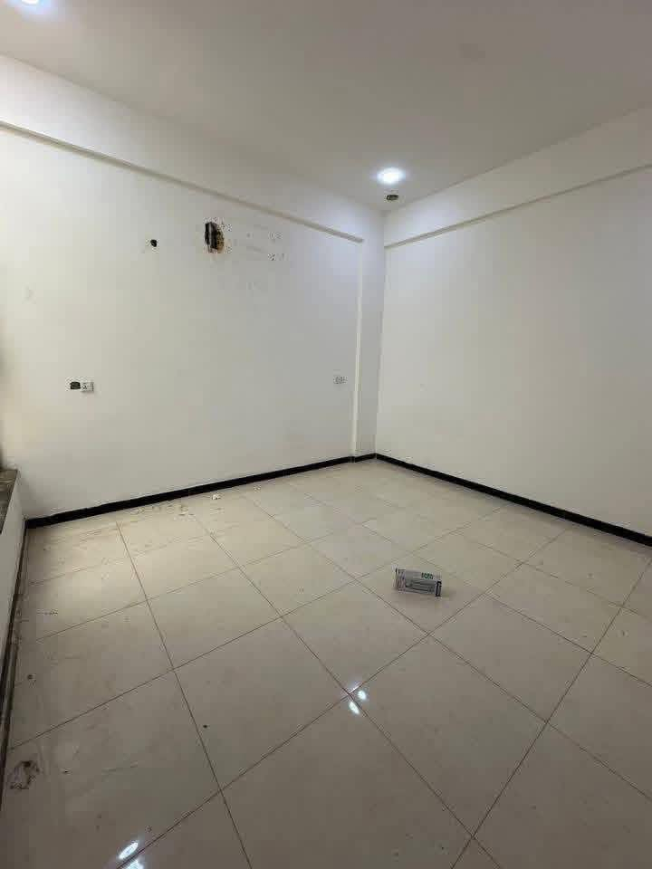 شقه #للايجار 
السكني و التجاري

الموقع / الخسرويه
خلف مستشفى السلام

المساحه /١٢٠ م 

تحتوي على / ٢ نوم / صاله / مطبخ / صحيات

بناء حديث 

مبلغ الايجار /٥٠٠♦️ شهريا ♦️
للاستفسار اكثر/
***********📲
