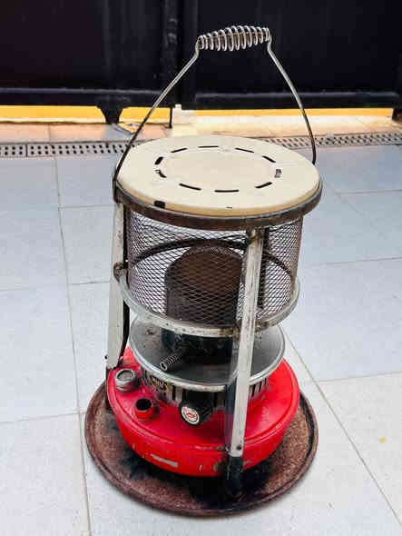 تجهيزات واثاث بيت كاملة
‏نظيفة وقليلة الاستخدام للبيع وبأسعار مناسبة
‏للاستفسار الاتصال على الرقم 
‏***********
‏التواصل على الواتساب
‏ اتواجد على الماسنجر
‏المكان الحي / حي الحرية
‏
