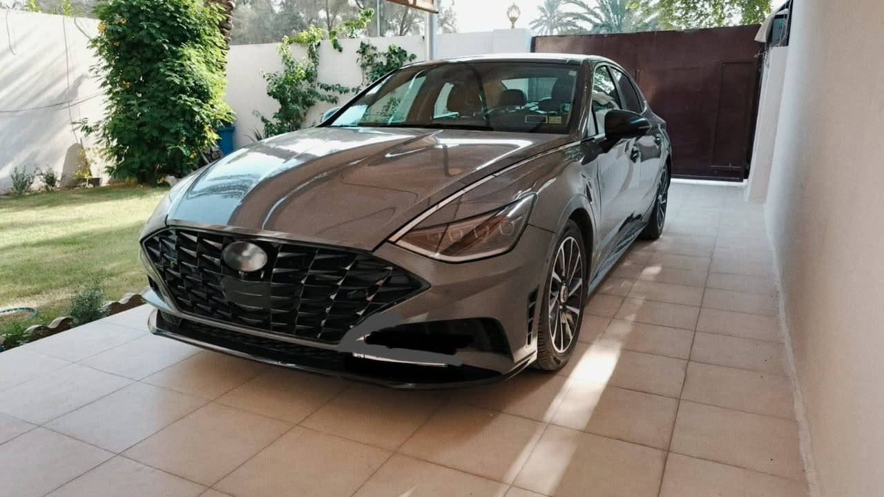 صلّوا على النبي ﷺ

 الحلوه للبيع او مراوس بيكم فورد f150 و رام  والفرق موجود ويفضل  v8 

مكلف الاتصال ع رقم او واتساب
---
سوناتا 2022 لمتدد LIMITED اعله فئة Vib  ع ايدي اني استوردته من 22 
ماشيه 52 الف كيلو حقيقي يعني مالك واحد ع وضع شركه 
                        ----------------------------
ضرره طخات بلجاملغات لا ايرباك سستم بلادي ولا لغد ولا شاصي راح انزل صور حادث وهنا بيه باب صبغ اثر طخه بلباب لون سموك مميز 🩶 وسونار موجود بلصور 
•الرقم : بغداد حرة بسمنه شرط تحويل 
•المواصفات :
▪️المحرك: 1.6L توربو (اربعة سلندر)
▪️حجم الويل: ويل كب حجم 18 مع طقم تايرات بحالة ممتازة
▪️لايتات زينون اصل مع حاجب LED مع اشارة LED
▪️بصمات عدد 2 للأبواب مع بصمة تشغيل
▪️عداد ليزري داتاشو على الزجاجة الامامية
▪️قمارة بانوراما
▪️نظام 5 كامرات
▪️رادار امامي مانع تصادم
▪️حساس امامي
▪️حساس خلفي
▪️رادار جانبي (نقاط عمياء) بالمرايا الجانبية
▪️شاحن لاسلكي
▪️گير شفتر بالستيرن للتحكم بالگير العادي
▪️اشاير بالمرايا الجانبية
▪️كامرة خلفية دوارة اصل مع الستيرن
▪️شاشة الدشبول حجم كبير للتحكم بأيعازات السيارة + كار بلي + أندرويد اوتو
▪️كشنات السيارة جلد اسود اصل
▪️گشن ذاكرة (خزن ميموري) لكرسي السائق
▪️تحكم فول كهرباء لكرسي السائق والراكب
▪️تدفئة وتبريد للگشنات الأمامية
▪️تبريد قطعتين امامي وخلفي
▪️گير لمس
▪️نظام تحريك ورگن السيارة عن بعد من خلال البصمة
▪️خمسة وضعيات للقيادة
▪️تشغيل عن بعد
▪️سستم صوت BOSE بواقع 12 سماعة في المركبة
▪️سايد بريك دگمة
▪️تحكم ستيرن جهتين بلوتوث وحاكية وكروس سرعة وتحكم صوت 
▪️نظام ABS مانع انزلاق

بدون اي نقص جاهزه والحمدالله وحره مومعوقين والي يعبر منشور كلشي موجود بلسوك 

سعر 165 ورقه ومجاله بسيط  الاستفسار اتصال ع الرقم *********** رائد
