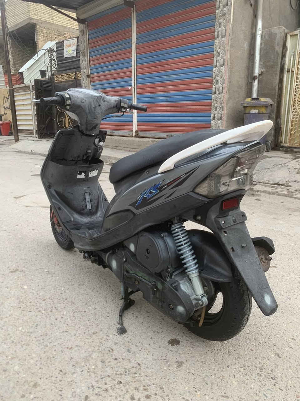 سلام عليكم اخوتي ماكس عدله موديل 2008الد دراجه كفاله عامه ماعده كابريتر ولكفرات فقط كلشي بيها اصلي ولا شي مبدل ولا مفتوح مكينتها الله مصلي علا محمد 🧿كفاله عامه وخرسه لا صوت ولا دخان شعه معدل بصمه الله شاهد بدون بانزين تشتغل كبل بريك امامي خلفي شغال اشاير شغاله لايت هورن كلشي شغال الدراجه ماعوزها اي شغله ولا تدخلي وتكلي شبيها مابيها اي شي حته تخم تاير اشتريت اصلي ودبل امامي اصلي مال حاويه شديتها الها لبارحه سعر 750وبيها مجال مكاني بل بلديات بشارع لمصرف رقمي ***********
