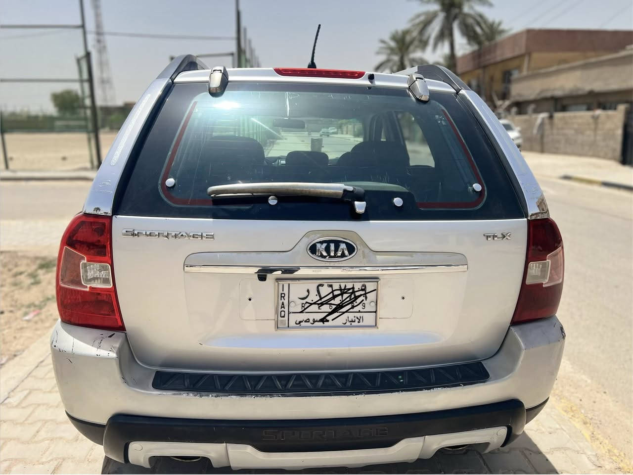 سلام عليكم  فقط بيع سبورتج خليجي 2000 بيها فقط جاملغ خلفي صبغ لباقي كفالة عامة شرط السونار  موصفات عادية تخم تاير وصدر وكير ومكينة كله مكفول
داخل دوشمة جديده تبريد ثلج رقم أنبار بسمي سياره حلوه وكاعدها ترايك وين ميعجبك 
🚗 سعر السياره ١١٥ورقة وبيها مجال
مكاني بغداد المحمودية 

***********

